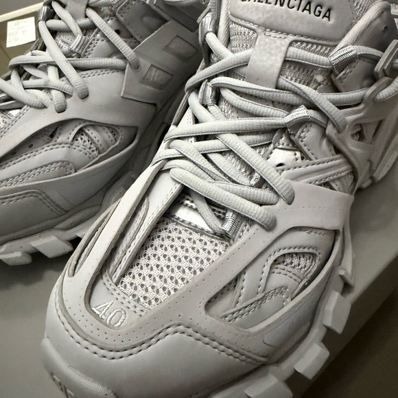 Balenciaga Track 1.0 Chunky Sneakers Low-Top Gray - Picture 4 of 11